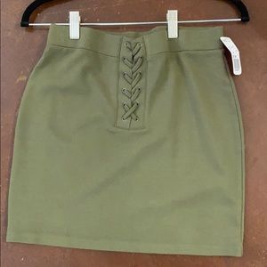 Forever 21 right fitted military green skirt